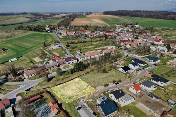 1920x1920wm1-02413-prodej-stavebniho-pozemku-1376-m2-hradcany-dji-0243-b-4f0a35d8d6-827872160