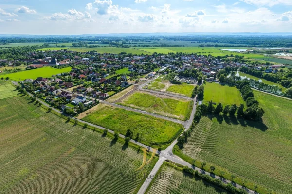 1920x1920wm1-0f20e-prodej-pozemky-pro-bydleni-771-1-274-m2-majetin-dji-20260602170902-0532-d-4b90014344-2910174025