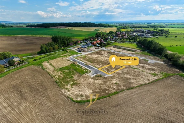 1920x1920wm1-16e69-prodej-pozemek-pro-bydleni-c-10-751m2-komarov-dji-20260519162849-0226-d-1-6b7d014344-771177475