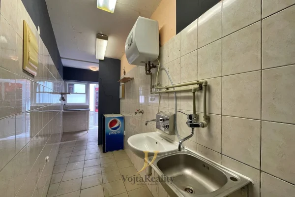 1920x1920wm1-17124-pronajem-komercni-prostory-20m-olomouc-mesto-img-3385-95df35d8d6-1025640006