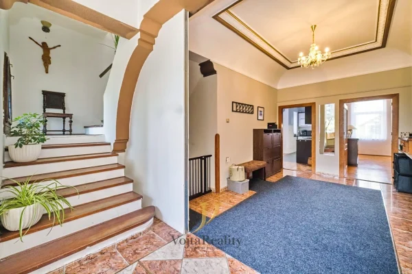 1920x1920wm1-176d3-prodej-vila-440-m2-olomouc-lazce-bd9a5008-2e0f35d8d6-4269333573-1