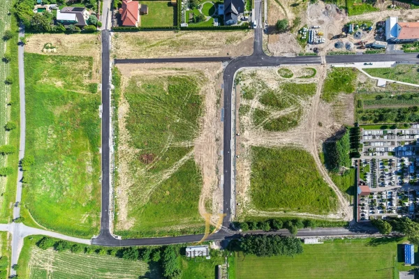 1920x1920wm1-1d99f-prodej-pozemky-pro-bydleni-771-1-274-m2-majetin-dji-20260602170953-0533-d-d2cd014344-3817504639