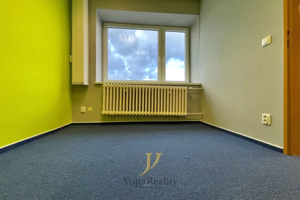 1920x1920wm1-2408a-pronajem-kancelare-20m2-olomouc-hejcin-img-2489-1f8035d8d6-2990147434-2