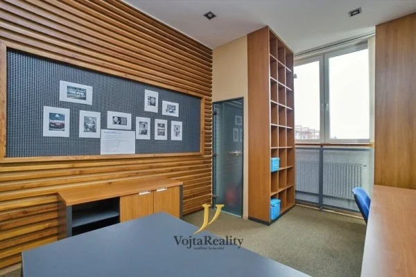 1920x1920wm1-26760-pronajem-kancelare-180m2-olomouc-nova-ulice-8-5d1a35d8d6-3613021676-1