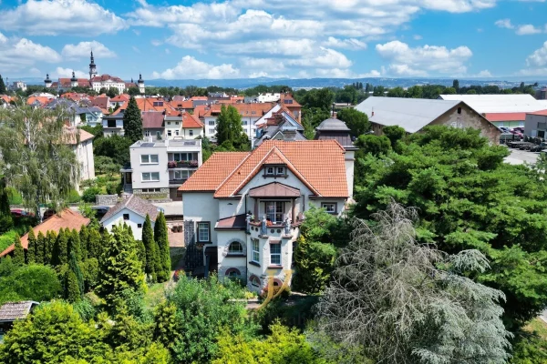 1920x1920wm1-2b6a2-prodej-vila-497-m2-pozemek-1515-m2-olomouc-lazce-dji-0394-3401014344-2068308036
