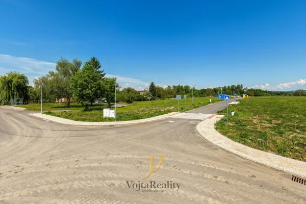 1920x1920wm1-35954-prodej-stavebniho-pozemku-c-3-855-m2-prerov-kozlovice-dji-20260520104533-0454-d-6d13014344-147765507