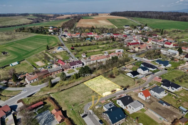 1920x1920wm1-3a26f-prodej-stavebniho-pozemku-1299-m2-hradcany-dji-0243-b-8f5a35d8d6-2837523457