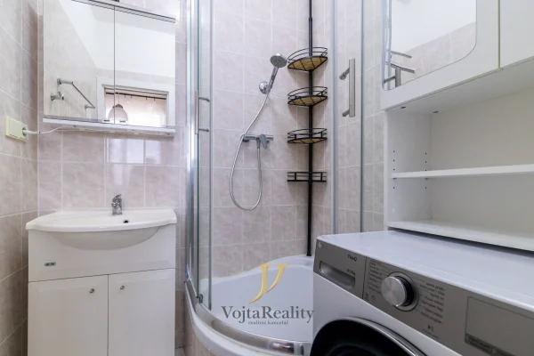 1920x1920wm1-40574-prodej-bytu-3-1-63-m2-olomouc-nova-ulice-047a0363-hdr-16db35d8d6-2423624452