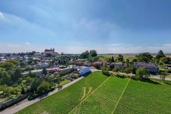 1920x1920wm1-4926e-prodej-stavebniho-pozemku-1-071-m2-dub-nad-moravou-dji-20250909133624-0091-d-2-f7c935d8d6-130061635