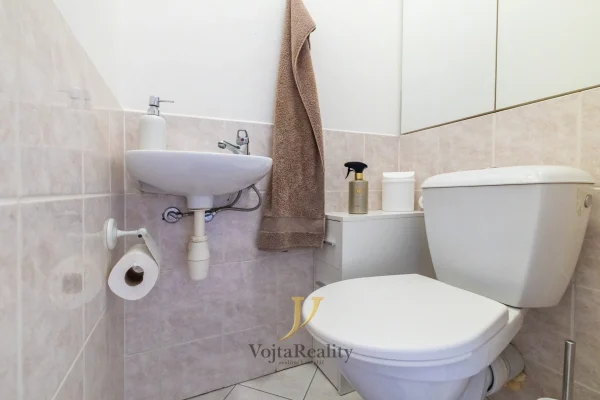 1920x1920wm1-4acb1-prodej-bytu-3-1-63-m2-olomouc-nova-ulice-047a0338-hdr-c1f135d8d6-1433785981