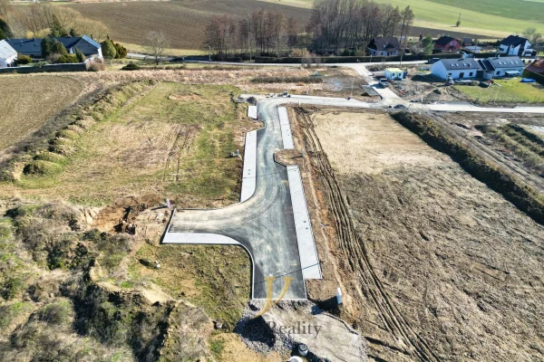 1920x1920wm1-594af-prodej-pozemky-pro-bydleni-598m2-komarov-dji-0952-315d35d8d6-2538349540