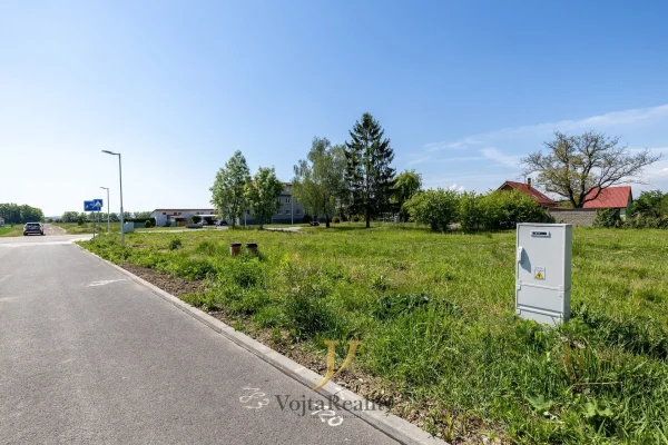 1920x1920wm1-627f1-prodej-stavebniho-pozemku-811-1130-m2-prerov-kozlovice-bd9a1788-2a74014344-3888629715