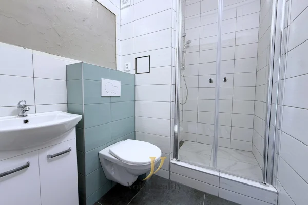 1920x1920wm1-7f002-pronajem-byty-2-1-43-m2-rokycanova-olomouc-img-2922-19d135d8d6-3016726740