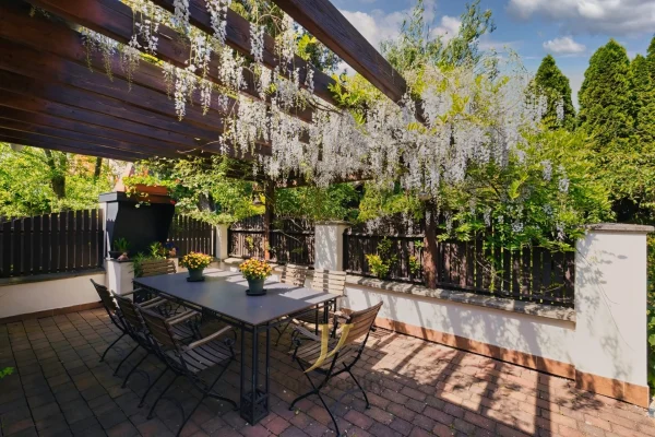 1920x1920wm1-8f33e-prodej-vila-440-m2-olomouc-lazce-bd9a05061-e03735d8d6-2040388785-1