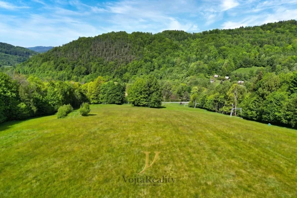 1920x1920wm1-900e6-prodej-pozemky-pro-vystavbu-ubytovaciho-zarizeni-55-620-m2-vernirovice-dji-0923-173b014344-1559496400