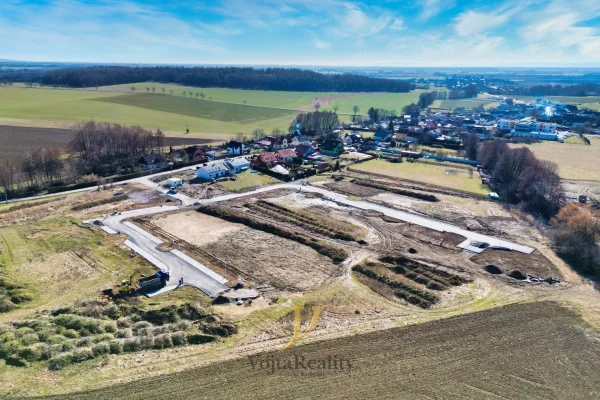 1920x1920wm1-9cb4b-prodej-pozemky-pro-bydleni-598m2-komarov-dji-0922-672135d8d6-1421016686