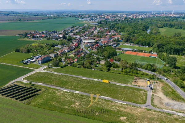 1920x1920wm1-9e85f-prodej-stavebniho-pozemku-811-1130-m2-prerov-kozlovice-dji-20260520104037-0438-d-aab0014344-3405550463