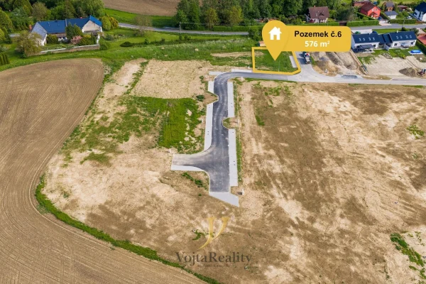 1920x1920wm1-a23d5-prodej-pozemek-pro-bydleni-c-6-576m2-komarov-dji-20260519162455-0214-d-1-26ac014344-1855048926