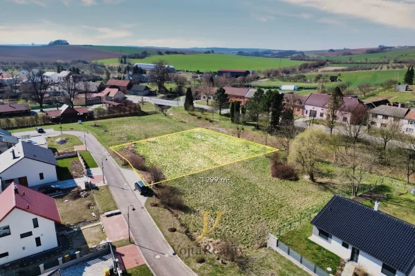 1920x1920wm1-aa505-prodej-stavebniho-pozemku-1299-m2-hradcany-dji-0263-b-e10635d8d6-4183977341