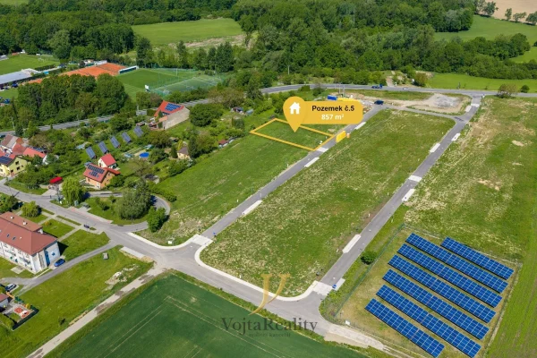 1920x1920wm1-b14e1-prodej-stavebniho-pozemku-c-5-857-m2-prerov-kozlovice-dji-20260520103859-0433-d-1-8185014344-1686632428