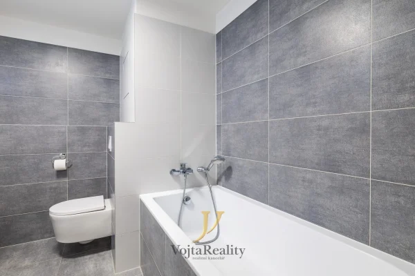 1920x1920wm1-b1e31-prodej-byty-2-kk-57m2-3m2-balkon-loudova-olomouc-bd9a6895-hdr-2e8535d8d6-3354435014