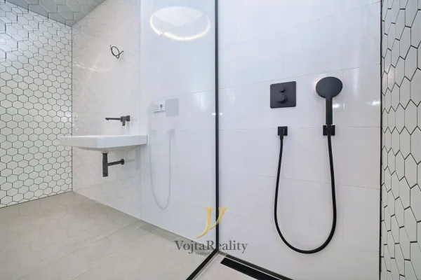 1920x1920wm1-b6916-prodej-rodinne-domy-168m2-olomouc-drozdin-pand0732-009635d8d6-2582143841