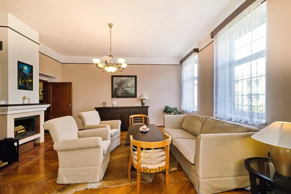 1920x1920wm1-b7ab9-prodej-vila-440-m2-olomouc-lazce-bd9a4999-985235d8d6-3287297491-1