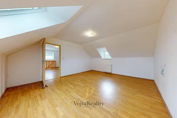 1920x1920wm1-bb768-prodej-rodinneho-domu-117-m2-pozemek-282-m2-blatec-530d35d8d6-608612274