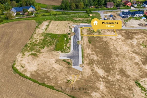 1920x1920wm1-bdd76-prodej-pozemek-pro-bydleni-c-7-738m2-komarov-dji-20260519162455-0214-d-1-33b2014344-371950604