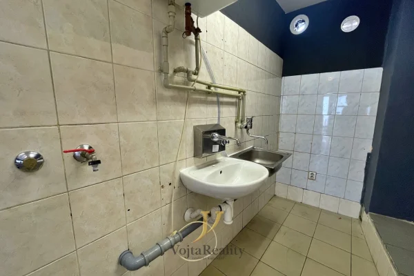 1920x1920wm1-c05df-pronajem-komercni-prostory-20m-olomouc-mesto-img-3390-2aca35d8d6-3525493083