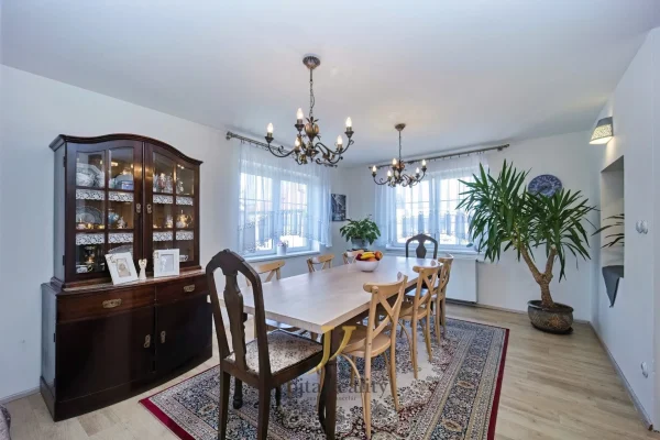 1920x1920wm1-c9c23-prodej-vila-440-m2-olomouc-lazce-bd9a7086-2be935d8d6-2016204528-1