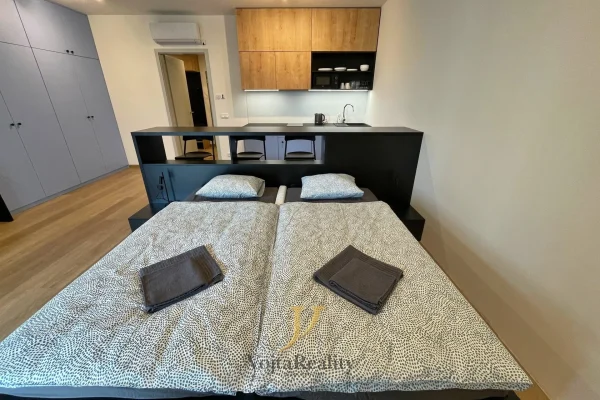 1920x1920wm1-c9f67-img-5052-45dc35d8d6-1409428989