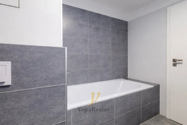 1920x1920wm1-ca0cc-pronajem-byty-2-kk-57m2-15m2-terasa-loudova-olomouc-chatgpt-image-16-4-2026-16-55-15-788435d8d6-1936120586