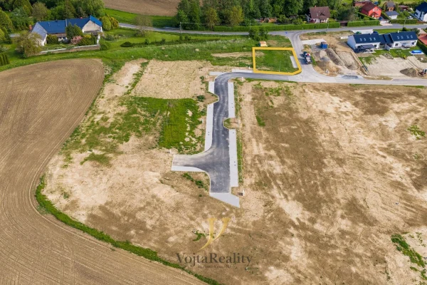 1920x1920wm1-cb22d-prodej-pozemek-pro-bydleni-c-6-576m2-komarov-dji-20260519162455-0214-d-2-4c3e014344-3109468839