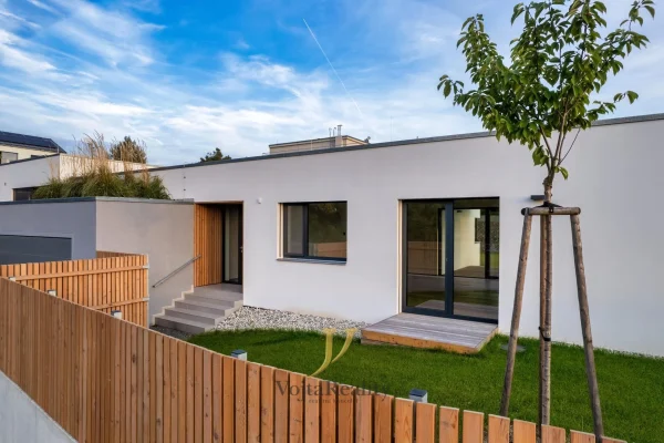 1920x1920wm1-cb266-prodej-rodinne-domy-168m2-olomouc-drozdin-dji-0100-hdr-1-61b035d8d6-3802993637