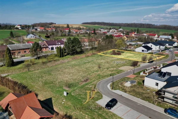 1920x1920wm1-cbc40-prodej-stavebniho-pozemku-1301m2-hradcany-dji-0260-b-f6e435d8d6-2239887298