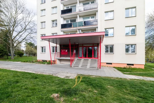 1920x1920wm1-dd2e4-prodej-bytu-3-1-63-m2-olomouc-nova-ulice-047a0472-234035d8d6-1504095944