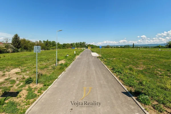 1920x1920wm1-e21e6-prodej-stavebniho-pozemku-811-1130-m2-prerov-kozlovice-dji-20260520104619-0456-d-0f02014344-366150403