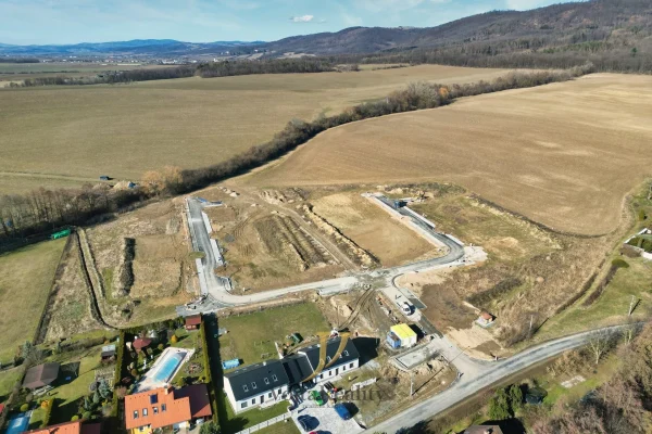 1920x1920wm1-f4869-prodej-pozemky-pro-bydleni-598m2-komarov-dji-0943-358435d8d6-3525663669