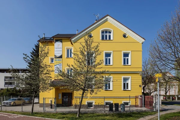 1920x1920wm1-fb431-nabizi-pronajem-kancelare-25m2-olomouc-img-6382-kopie-b1a035d8d6-1741316918