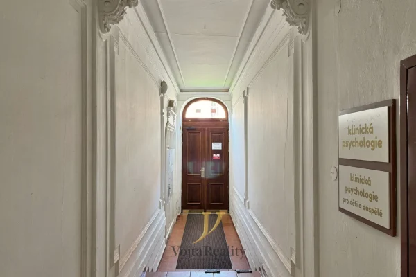 1920x1920wm1-fcac9-prodej-ordinace-99-m2-palackeho-olomouc-img-7499-ea7c35d8d6-2510771022-1